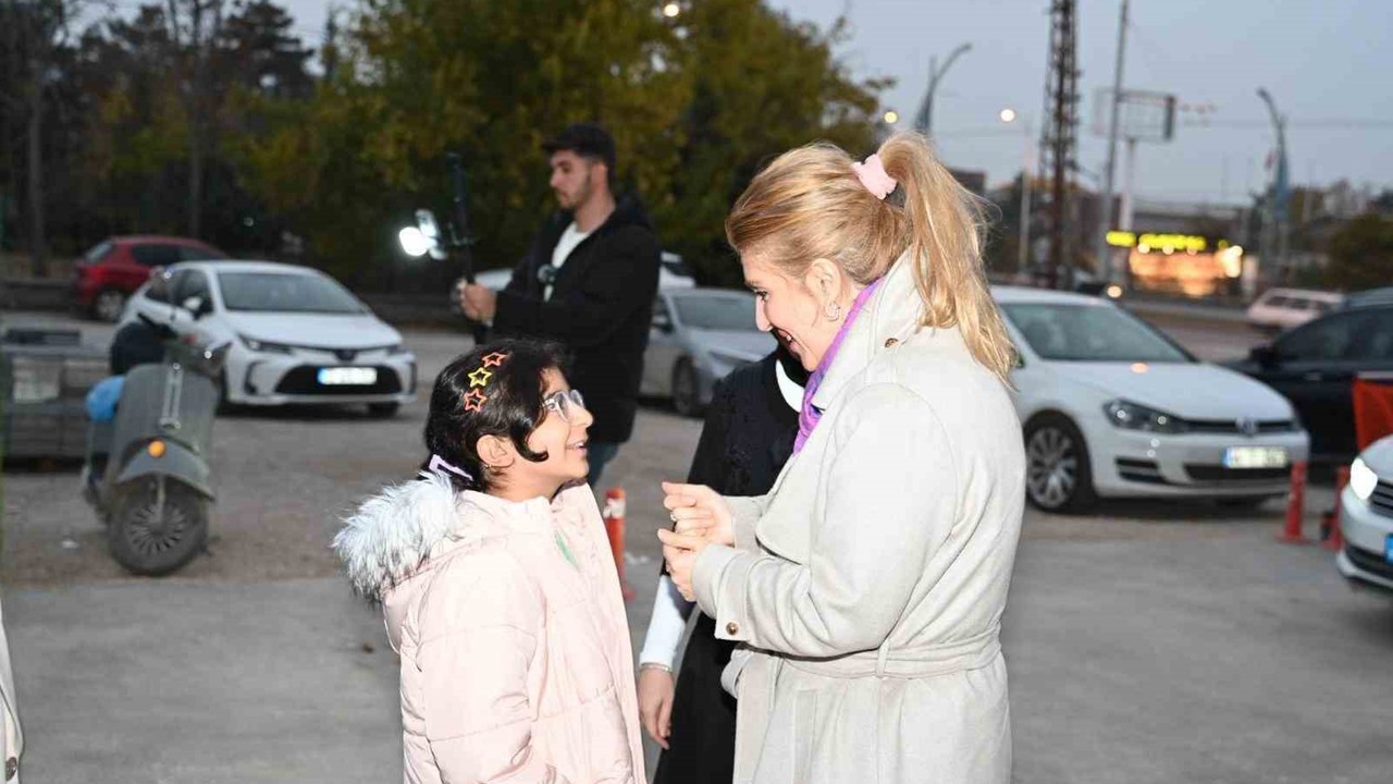 Milletvekili Ölmeztoprak KADEM’i ziyaret etti, deprem sonrası dayanışmayı da değerlendirdi
