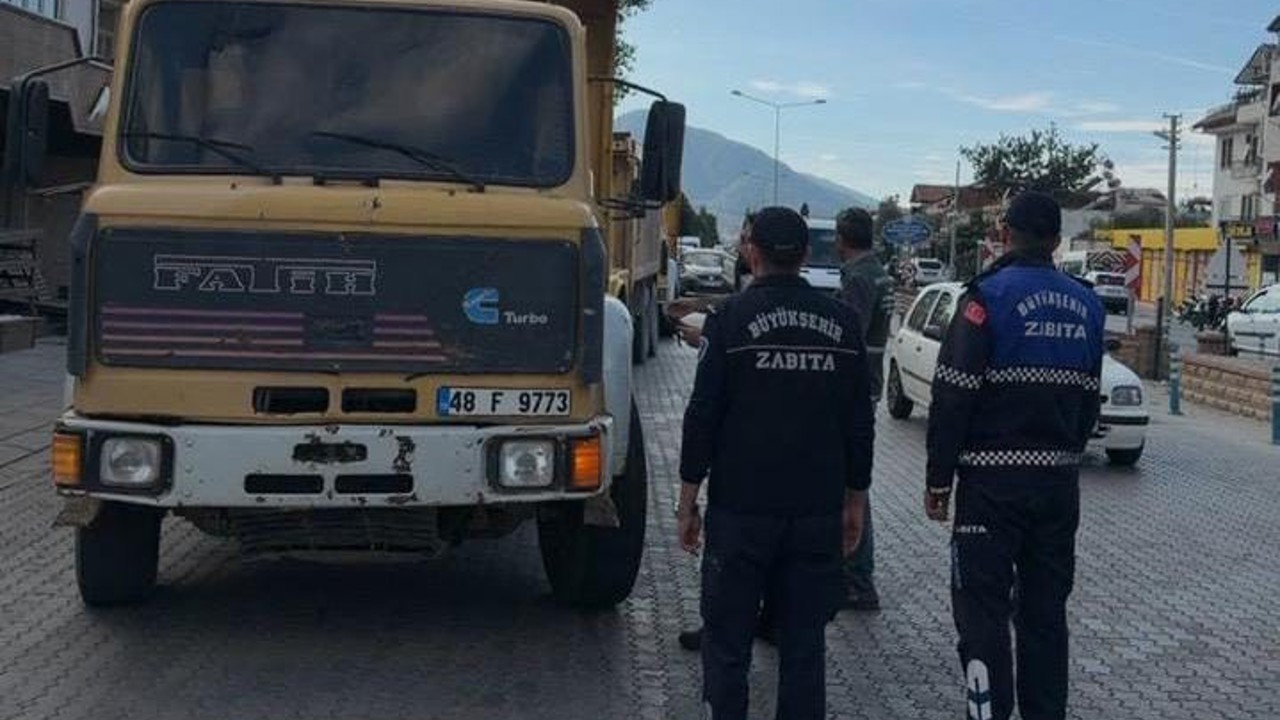 Büyükşehir kaçak hafriyatla mücadelede denetimlerini sürdürüyor
