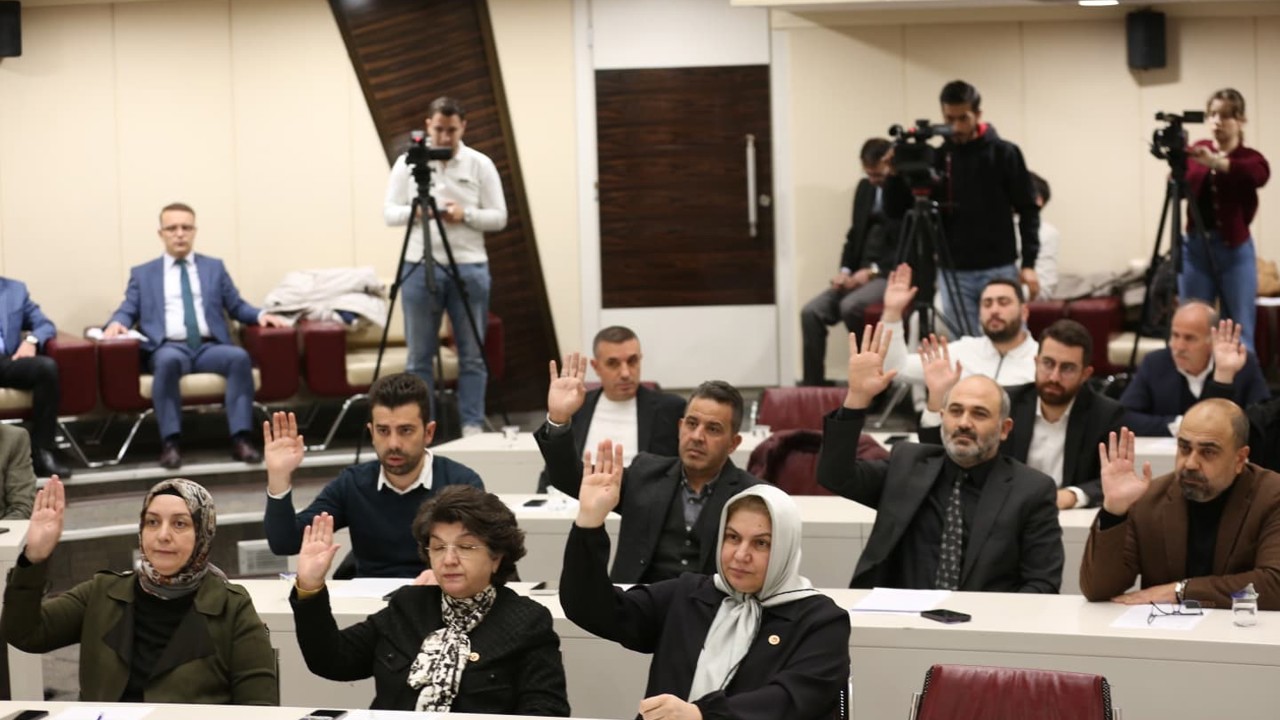 Başkan Çolakbayrakdar’dan öğrencilere ve ailelere büyük müjde
