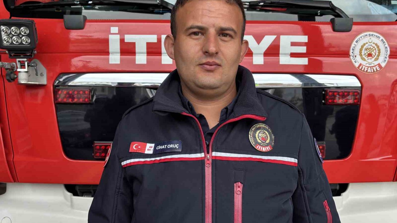 Oksijen maskesini vatandaşa veren itfaiye eri, o anları anlattı: "Önceliğimiz insan"
