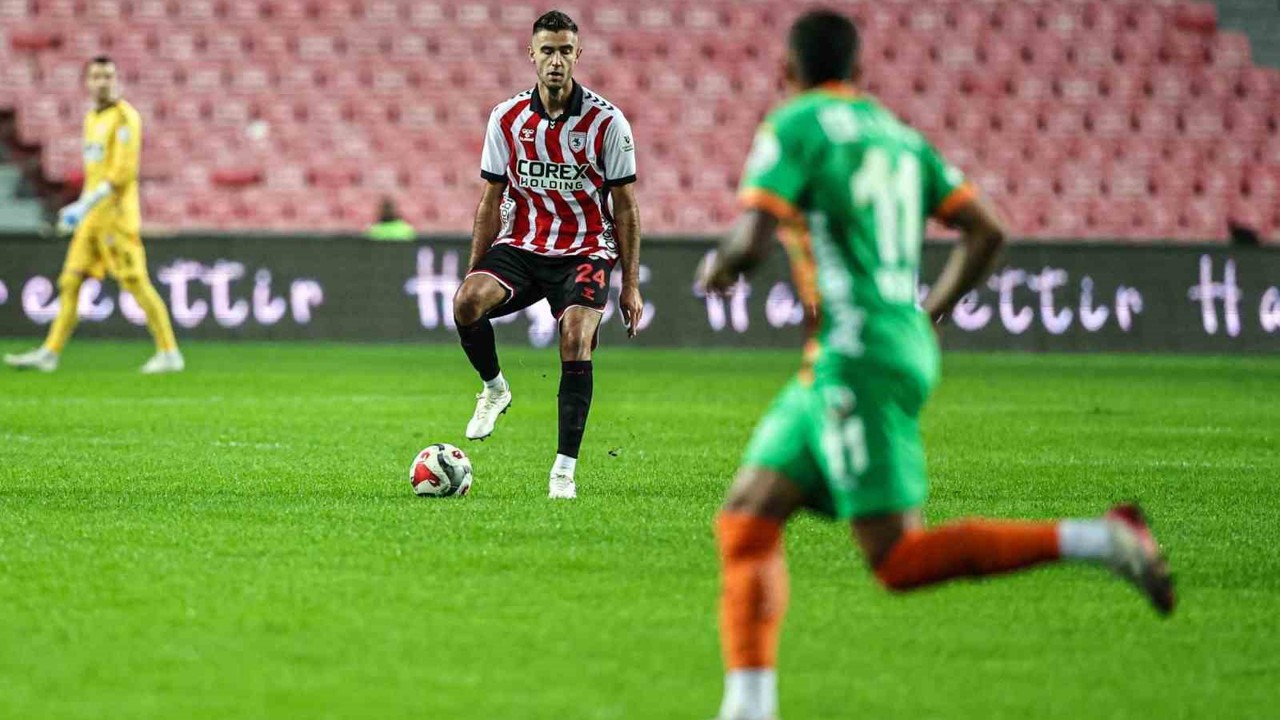 Trendyol Süper Lig: Samsunspor: 1 - Alanyaspor: 0 (İlk yarı)
