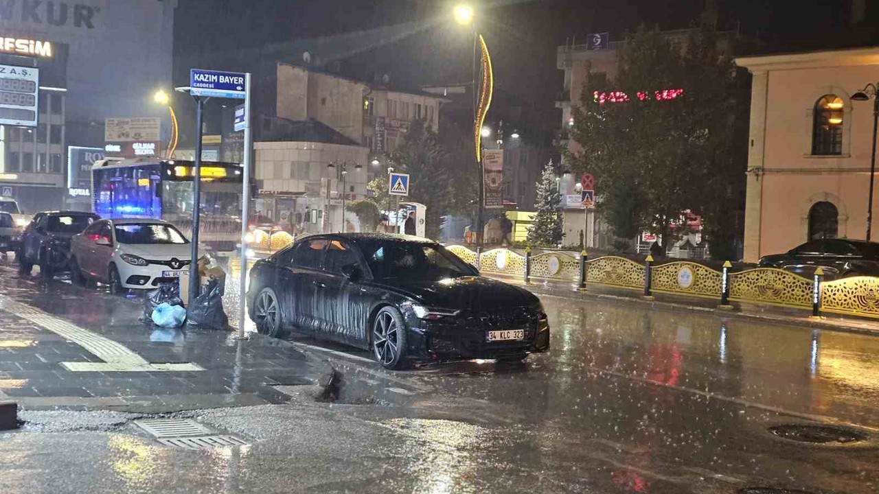 Elazığ’da sağanak yağış etkili oldu
