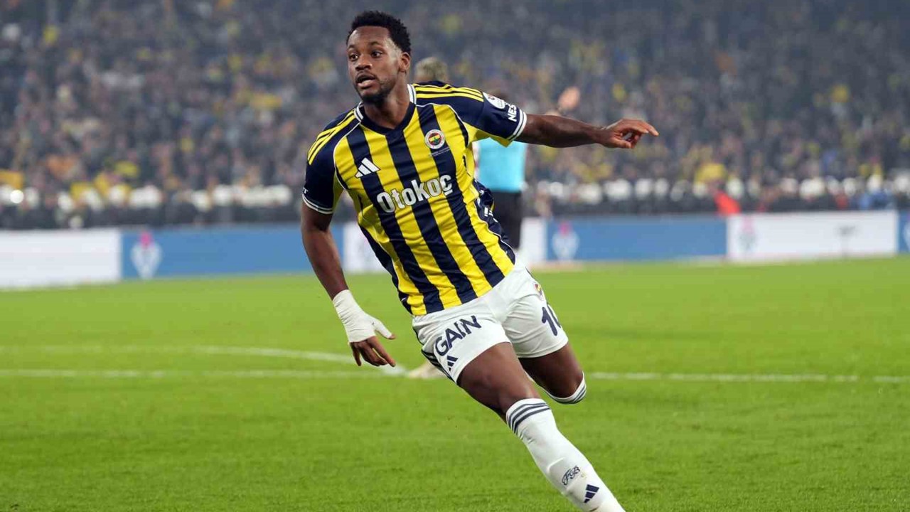 Jhon Duran, 2. golünü de derbide attı
