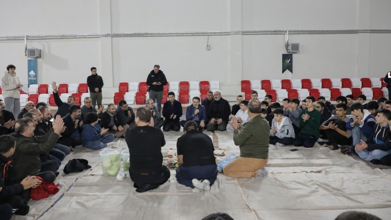 Murat Dağı Gençlik Kampı’nda gece etkinliği
