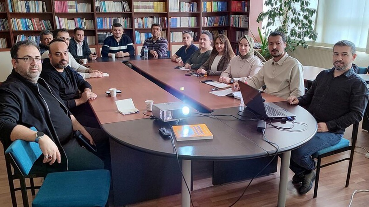 Hisarcık MYO’da "Bologna Bilgi Paketi ve Ders Tanım Formu Hazırlama" konulu eğitim
