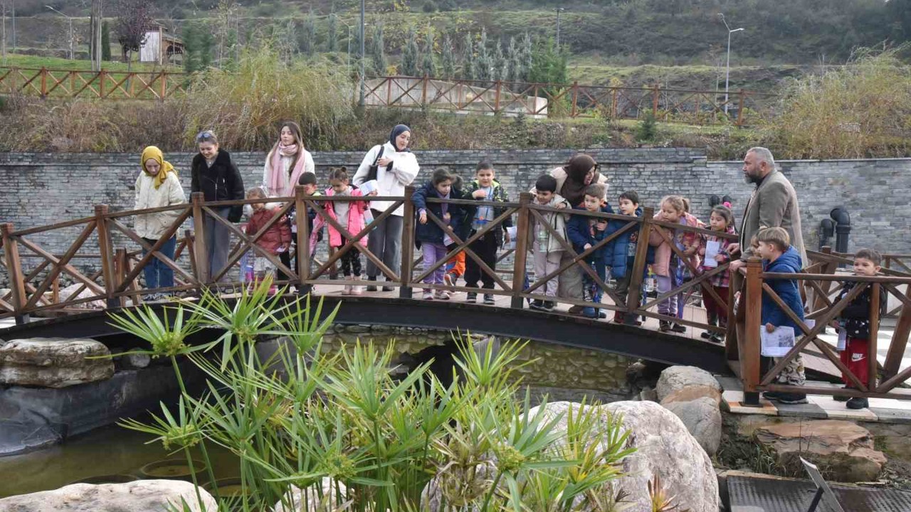 Minik öğrenciler bahçe bitkilerini öğrendi
