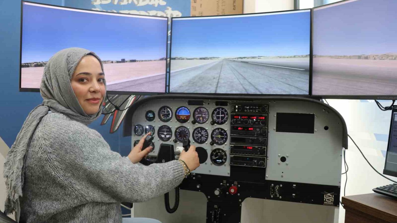 Uçağa binmeden pilot gibi uçuyorlar, simülasyon ile gökyüzüne hazırlanıyorlar
