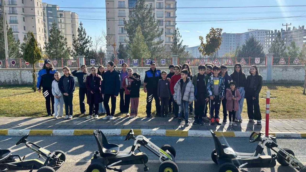 Mardin’de çocuklara trafik eğitimi verildi
