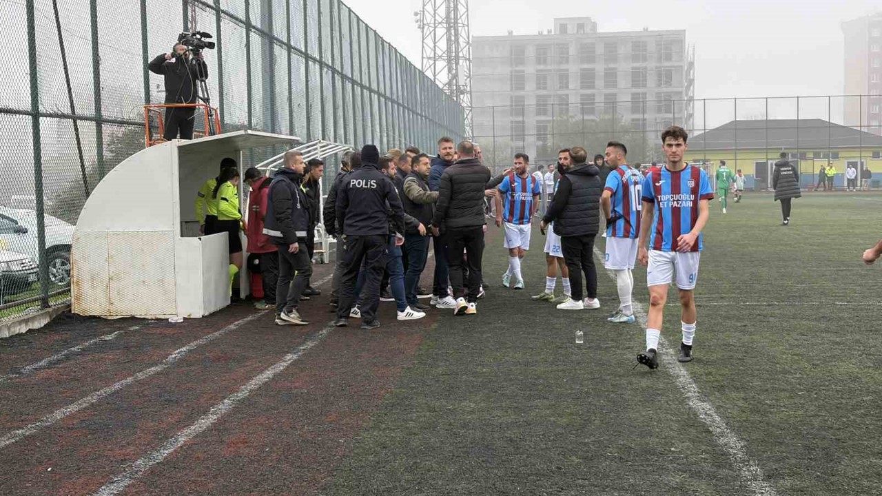 Tekirdağ Süper Amatör Lig’de saha karıştı, 5 kırmızı kart çıktı
