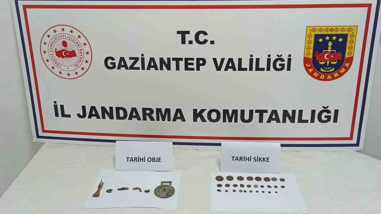 Gaziantep’te 28 adet sikke ele geçirildi: 3 gözaltı
