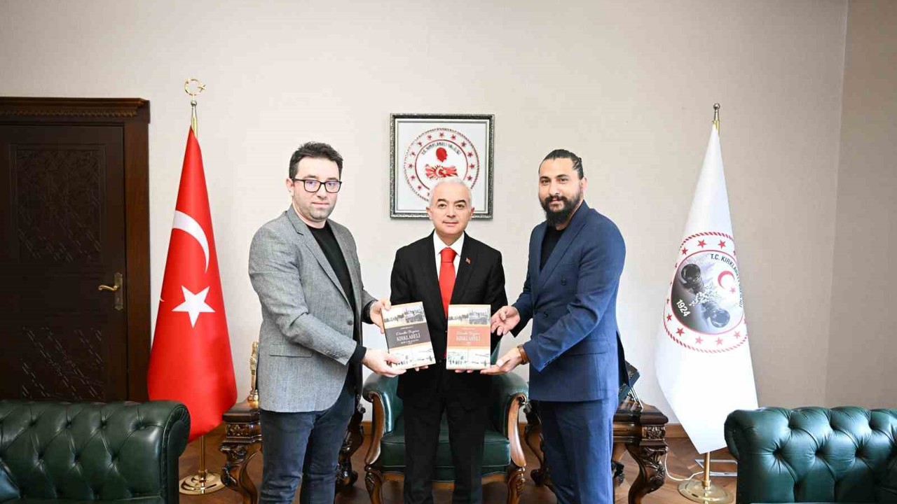 "Dünden Bugüne Kırklareli" eseri Vali Turan’a takdim edildi
