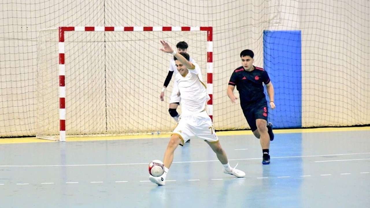 Okul Sporları Genç A Erkek Futsal Müsabakaları başladı
