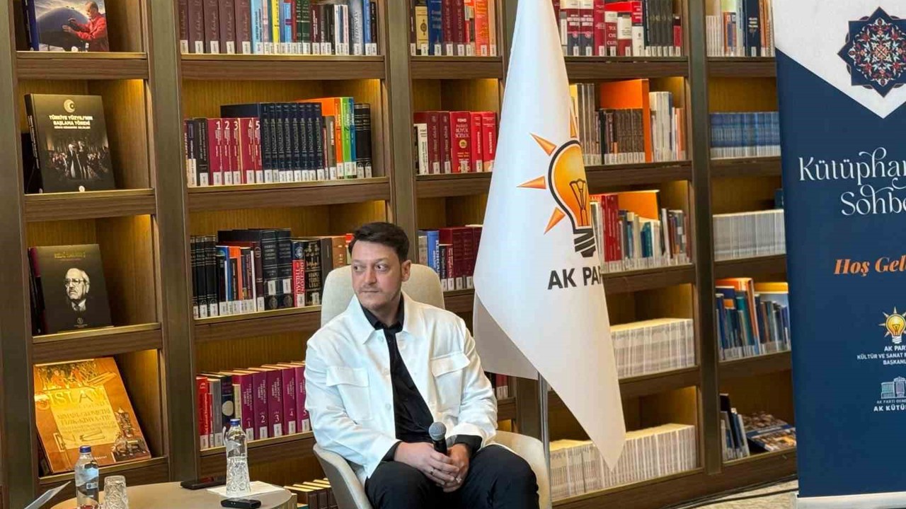 Mesut Özil: "Telefonumda en ünlüsü Sayın Cumhurbaşkanım, gerisi yalan"

