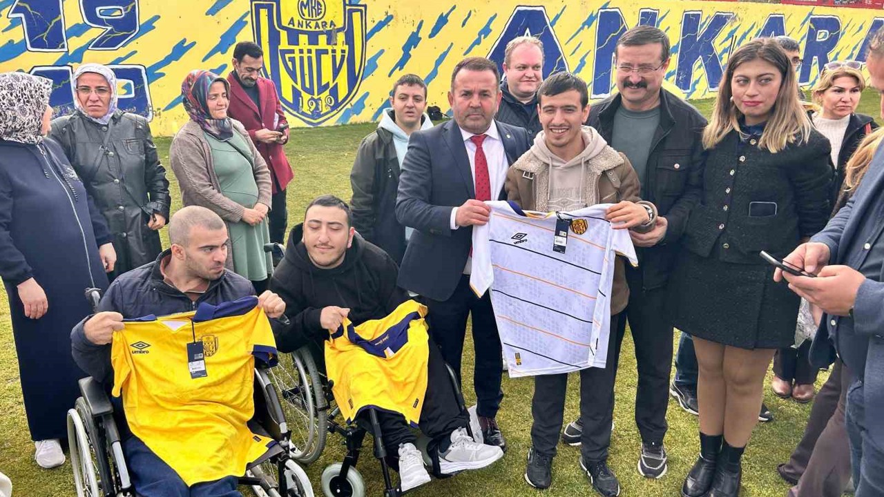 MKE Ankaragücü, antrenmanını özel çocuklarla paylaştı
