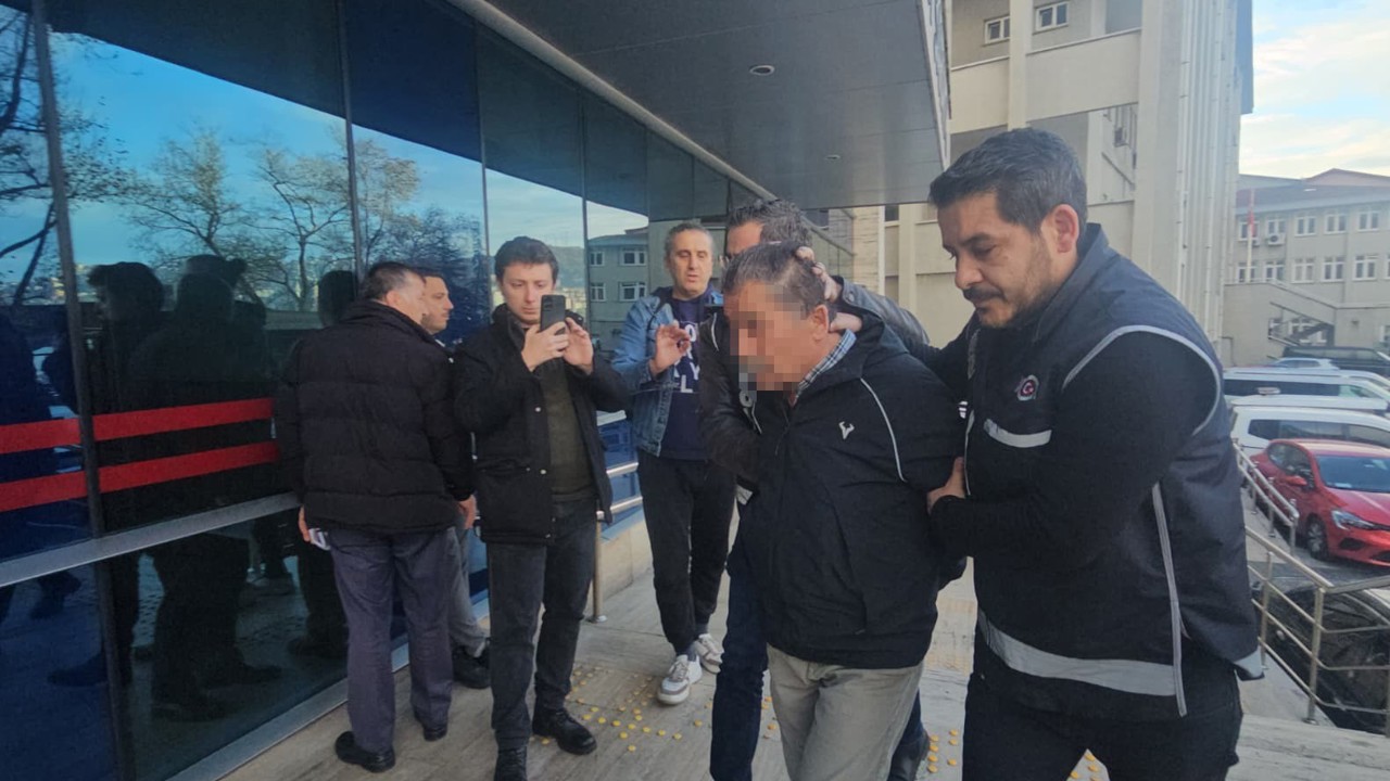 Zonguldak’ta dini duyguları istismar iddiasıyla gözaltına alınan şüpheli adliyeye sevk edildi
