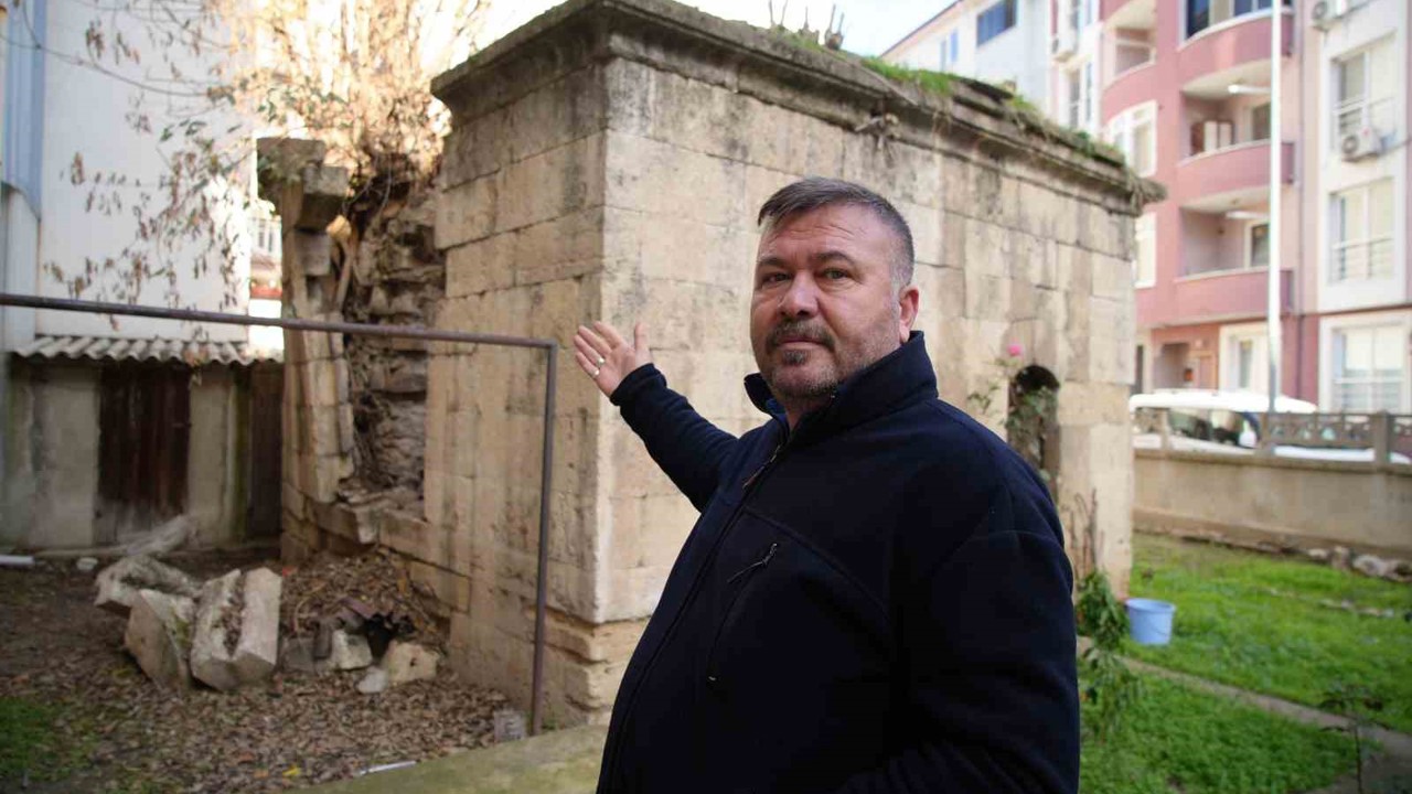 Edirne’de tarihi türbe restore edilmeyi bekliyor
