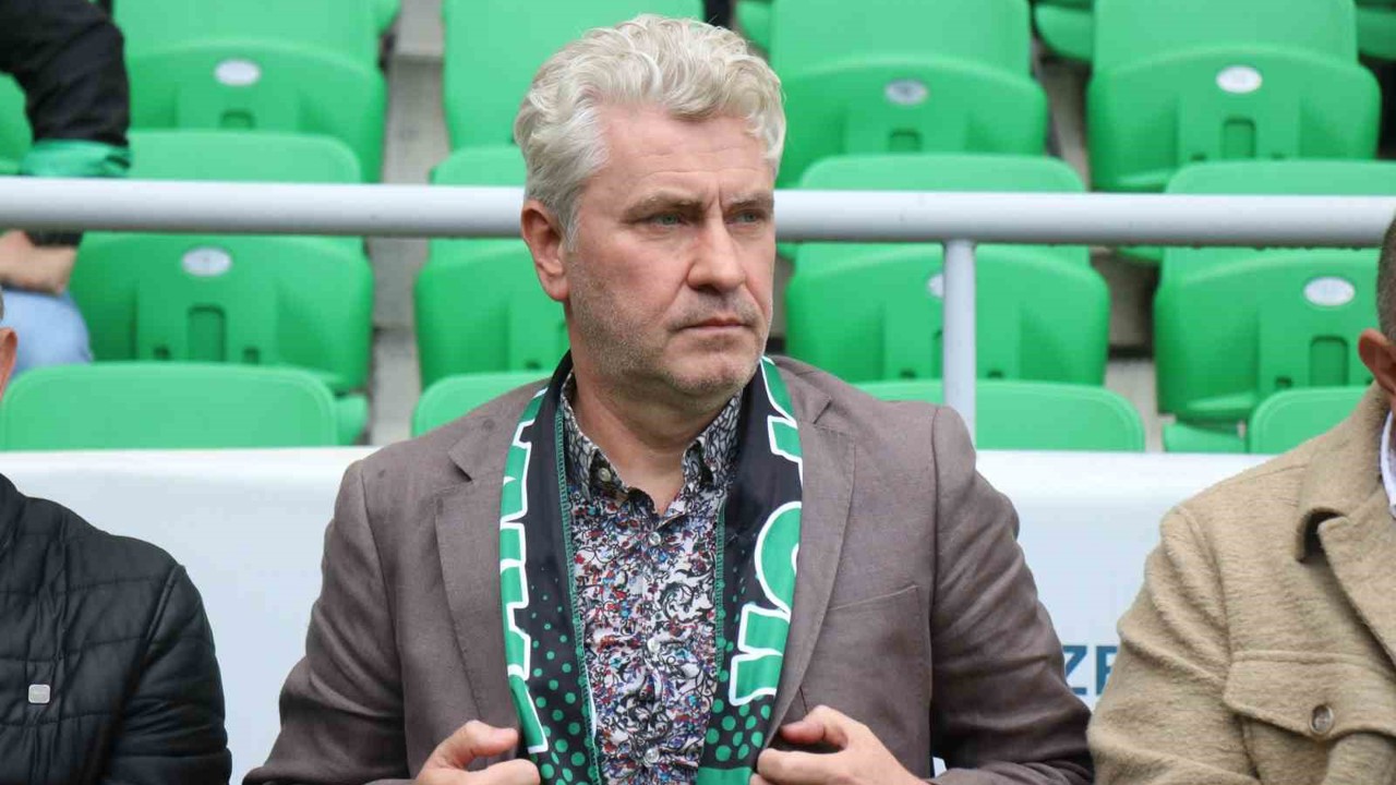 Sakaryaspor Kulübü Başkanı görevinden ayrıldığını duyurdu
