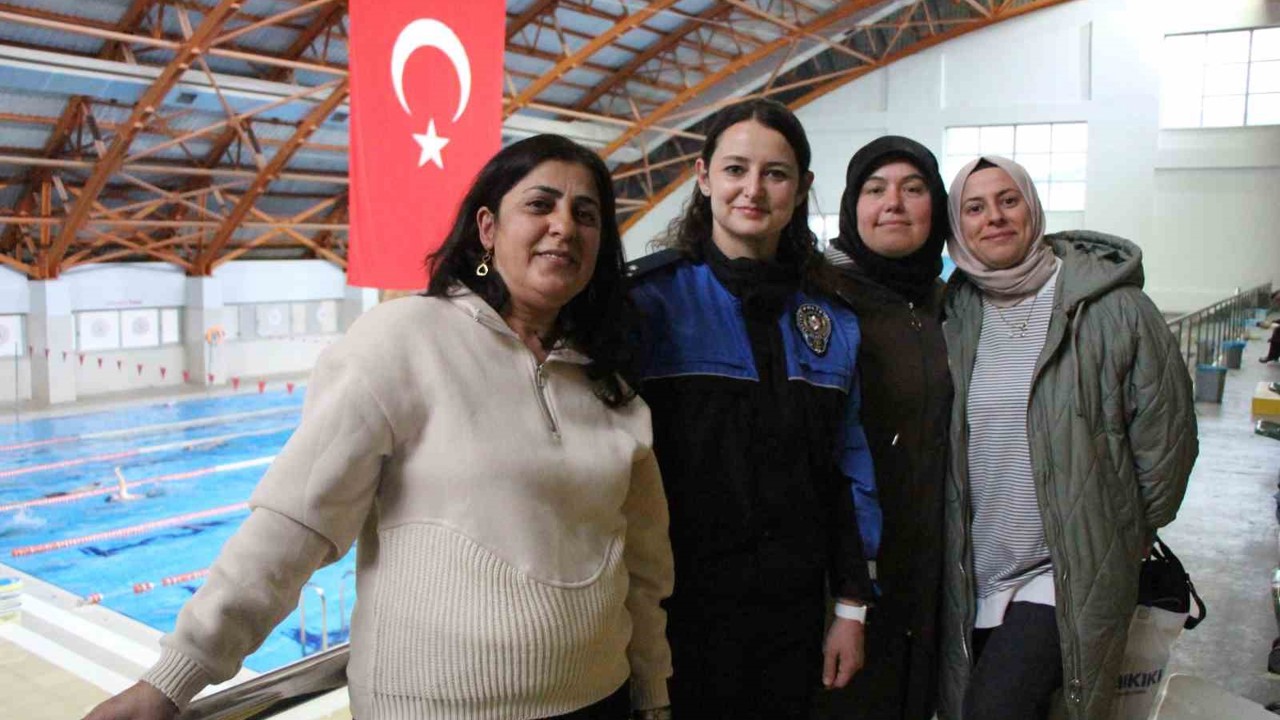 Amasya’da anneler polisten yüzme kursu istedi: "Bizim zamanımızda böyle imkan yoktu"
