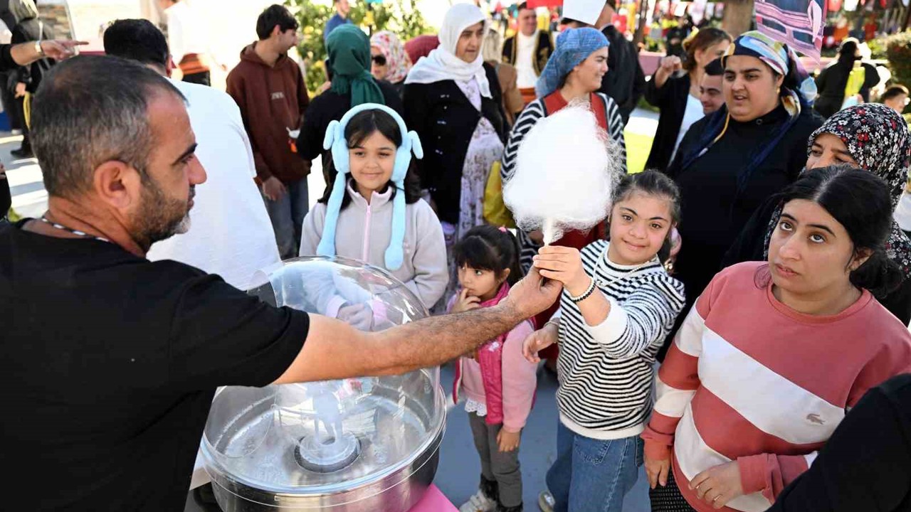 Mersin’de özel gereksinimli bireyler renkli atölyelerde buluştu
