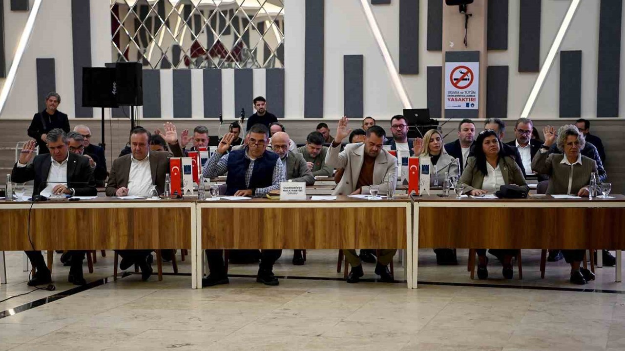 Kuşadası Belediye Meclisi yılın son toplantısını yaptı
