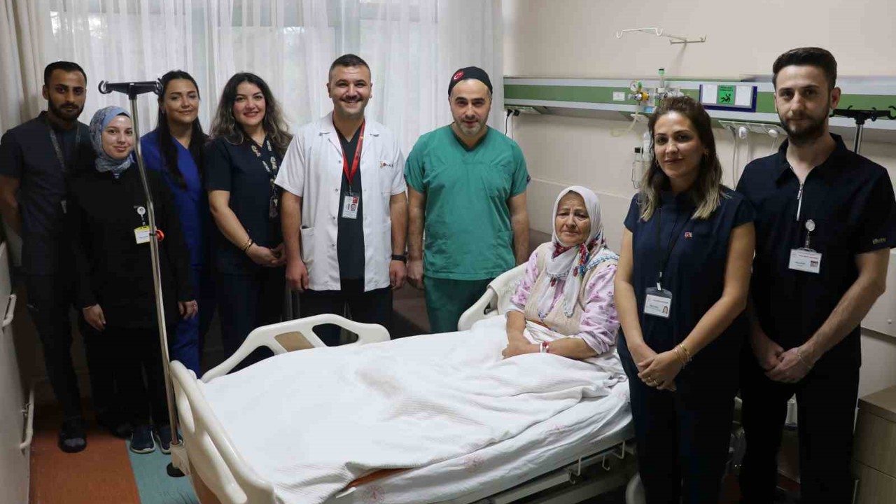 Sivas Devlet Hastanesi doktorlarından büyük başarı
