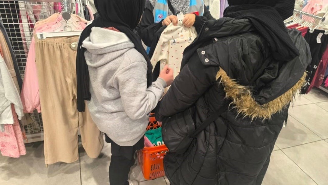 Elazığ yetim çocukların yüzü güldü
