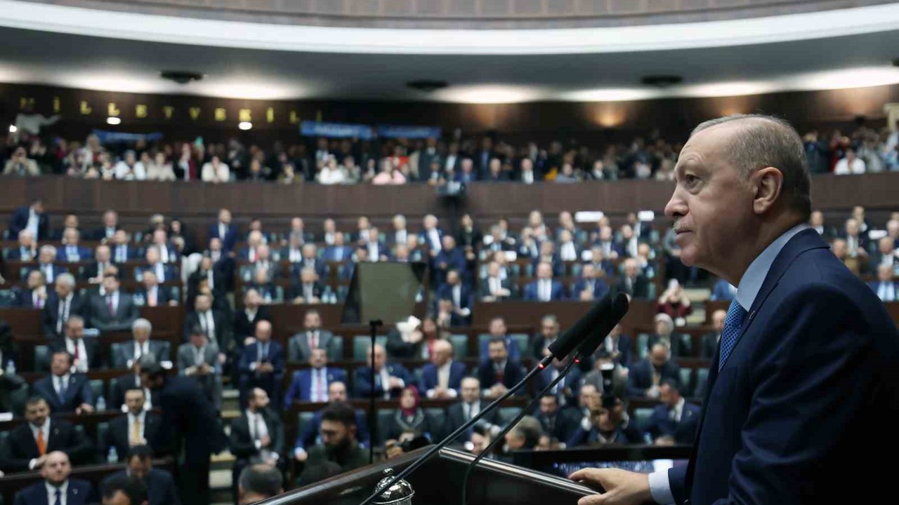 Cumhurbaşkanı Erdoğan:" KIZILELMA adını verdiğimiz insansız savaş uçağımız, MURAD isimli radarımızla tespit edilen bir savaş uçağını, GÖKDOĞAN isimli füzemizle havadan havaya tam isabetle vurmayı başardı."
