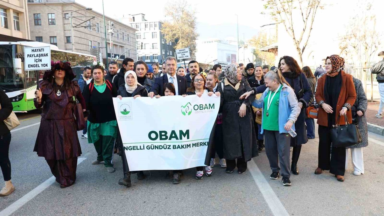 Osmangazi’de engelli bireyler farkındalık için yürüdü
