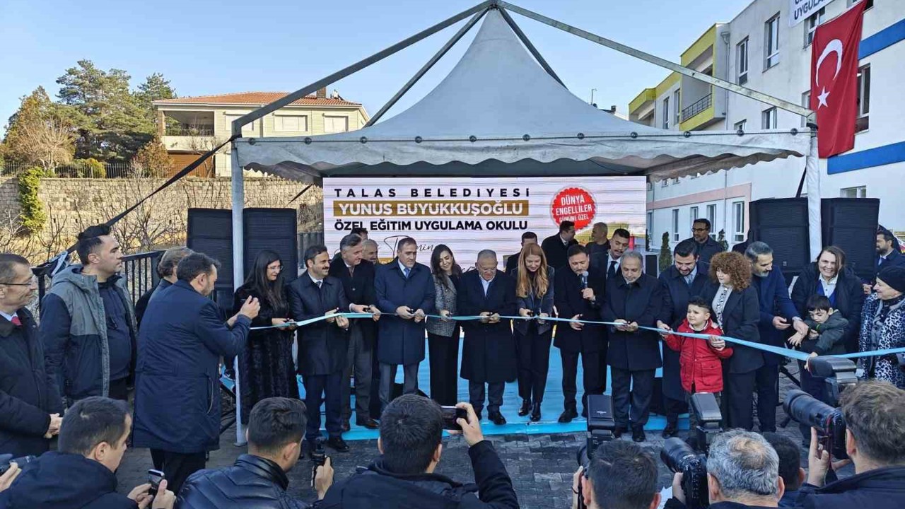Talas’ta özel güne özel açılış
