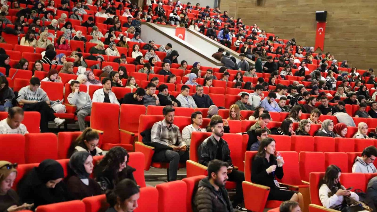 EBYÜ’de "Huawei Day" etkinliği kapsamında yapay zeka ve ICT sunumu gerçekleştirildi
