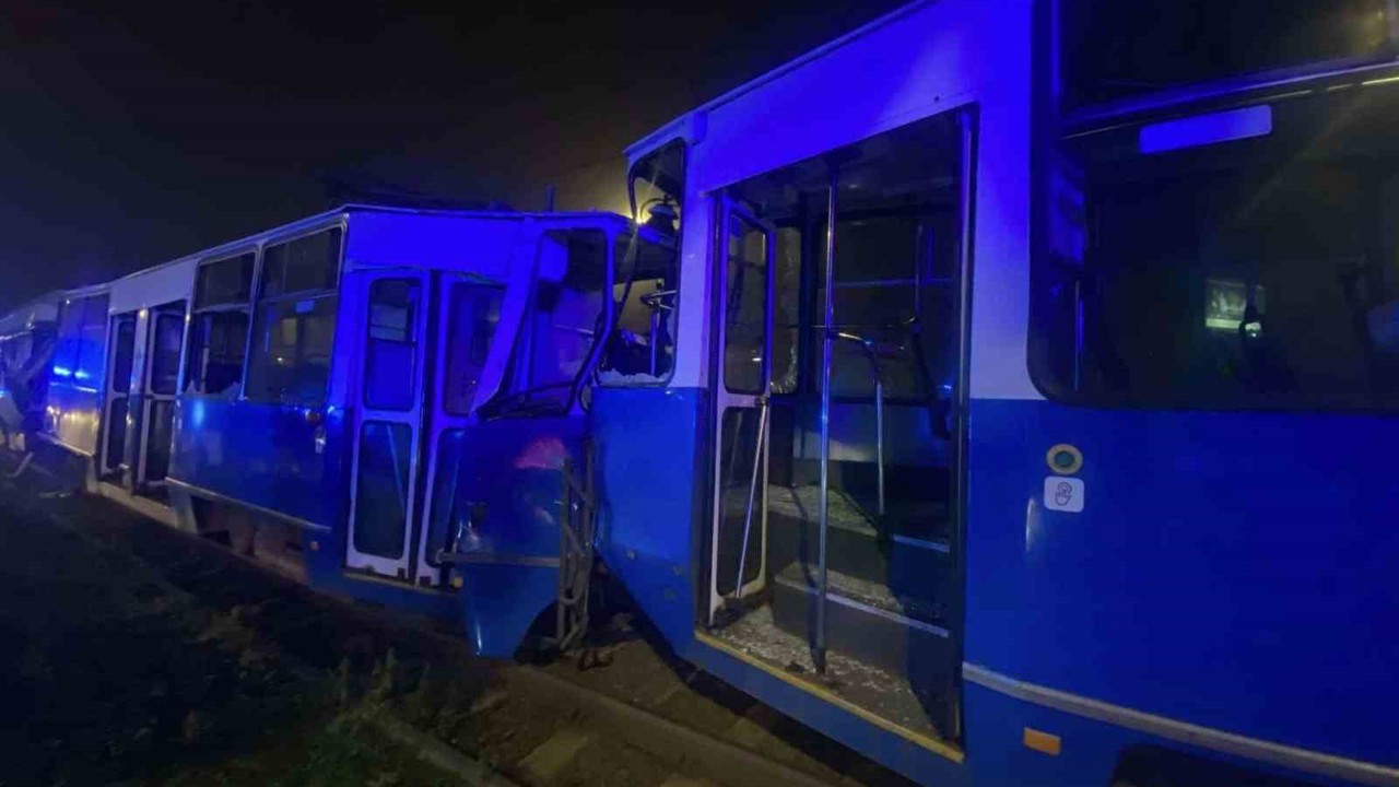 Polonya’da tramvay kazası: 2’si ağır 35 yaralı

