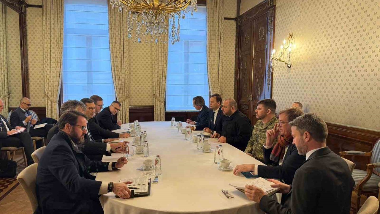 Ukrayna ve Avrupa’dan üst düzey güvenlik yetkilileri, barış müzakereleri ve güvenlik garantilerini görüştü
