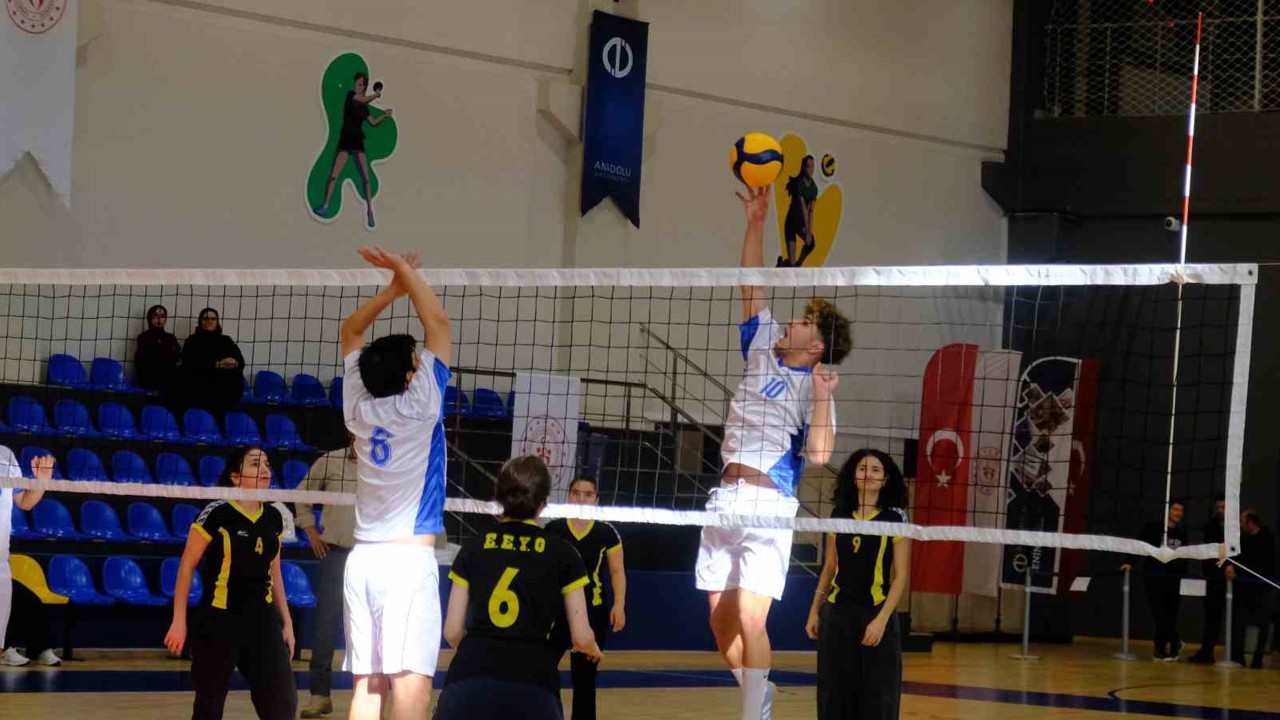 Anadolu Üniversitesi’nde ’engelsiz’ voleybol maçı yapıldı
