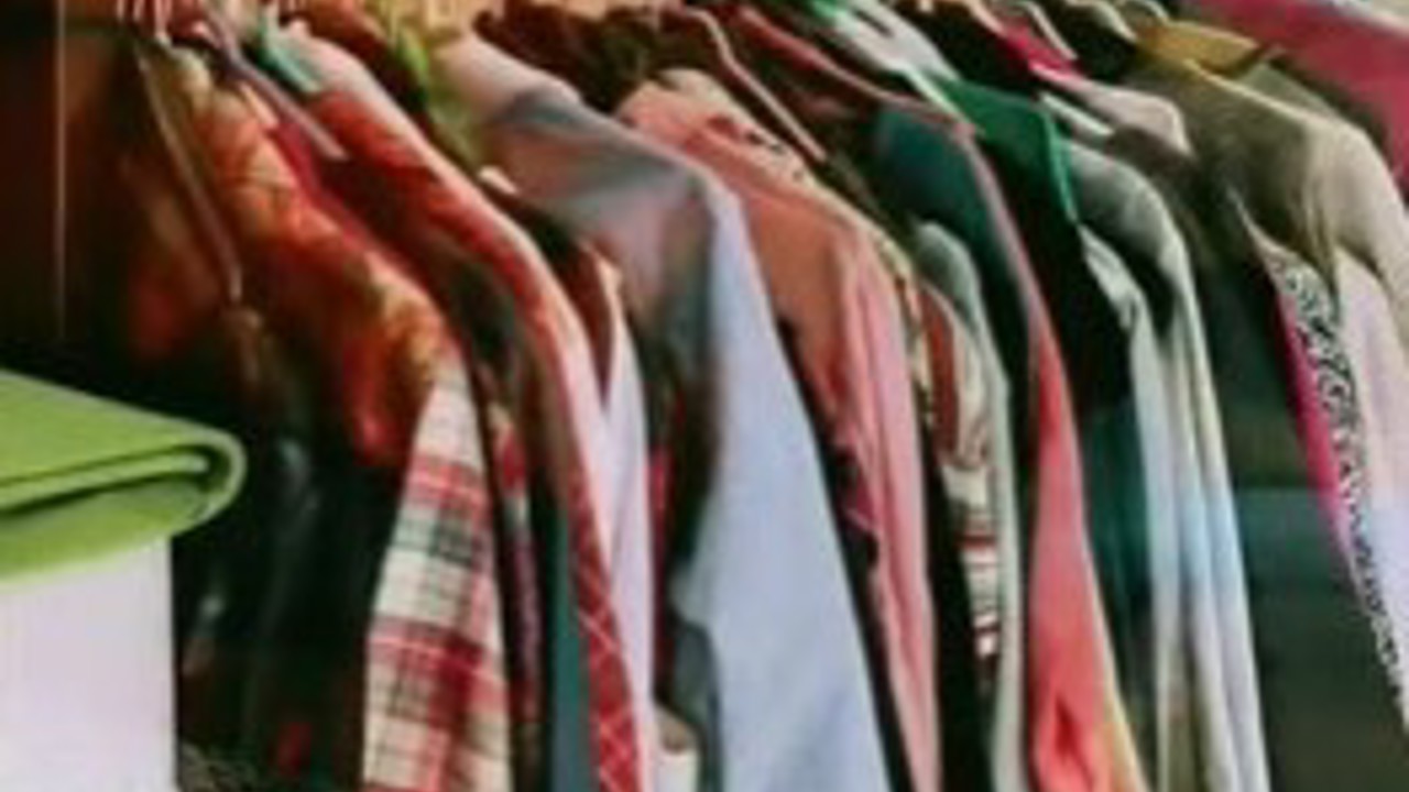 Germencik’te bağışlanan kıyafetler ihtiyaç sahiplerine teslim ediliyor
