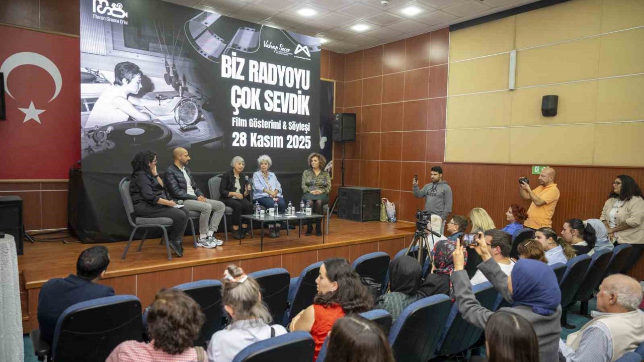 Mersin’de kadın radyocuların hikayesine ışık tutan belgesel gösterimi
