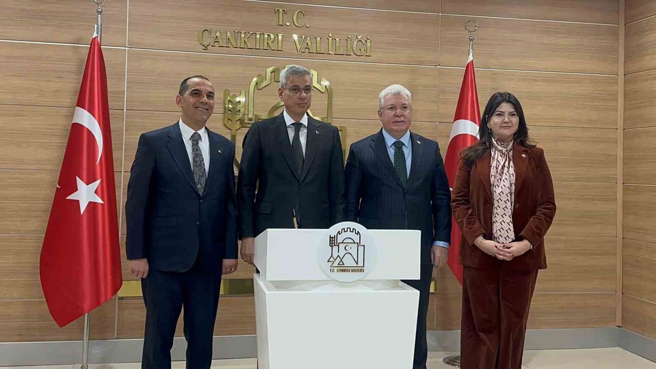 Bakan Memişoğlu: "Türkiye kendi sağlık cihazlarını üretip, teknolojisini yapabilir hale geldi"
