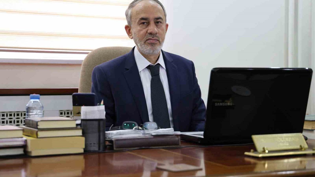 Başvaiz Saffet Bölükbaşı: "Yapay zekâyı kullanarak ’yanlış ve zararlı içerikler üretmek’ haramdır, caiz değildir"
