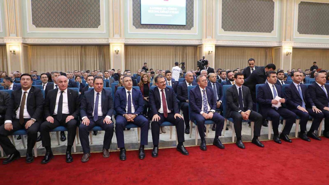 Nahçıvan’da 2. Serhat İlleri Bölgesel Ekonomi Forumu düzenlendi
