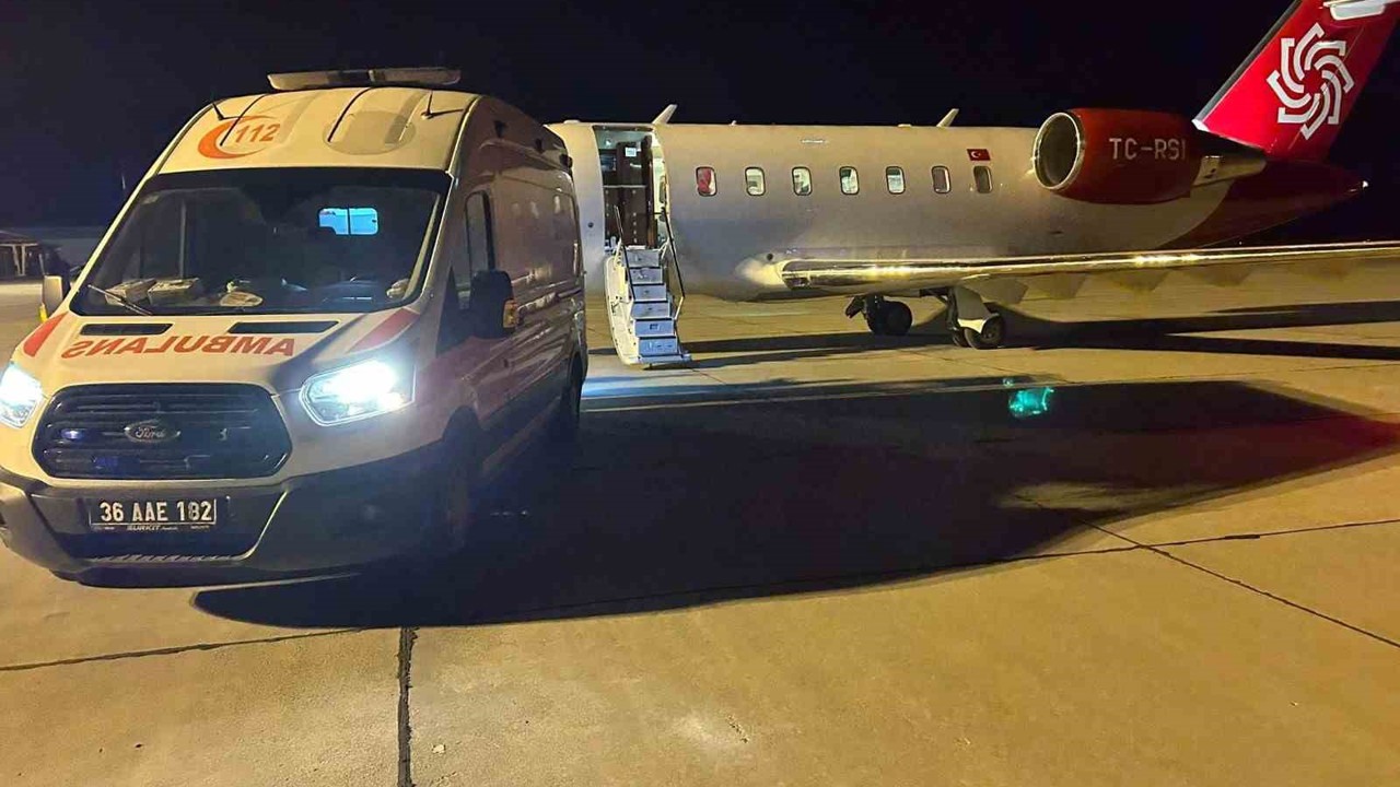 Kars’ta ambulans uçak 44 günlük bebek için havalandı
