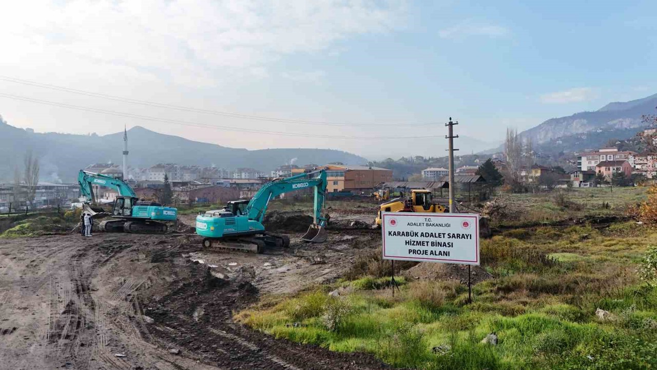 Adalet Sarayı için ilk kazma vuruldu
