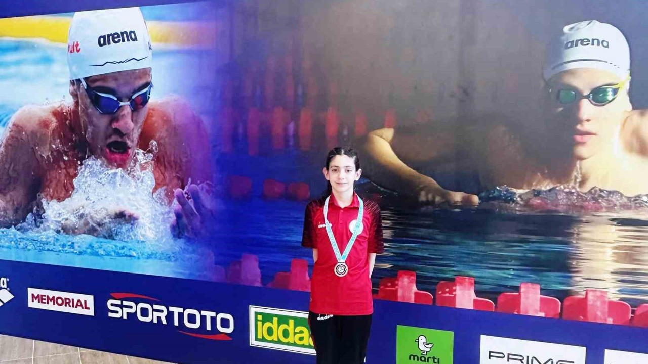 Körfezli yüzücü Trabzon’dan madalyayla döndü
