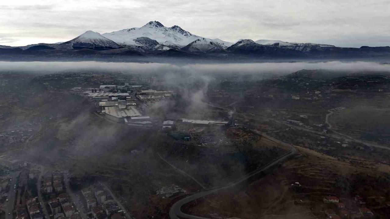 Kayseri’de sis etkisini sürdürüyor
