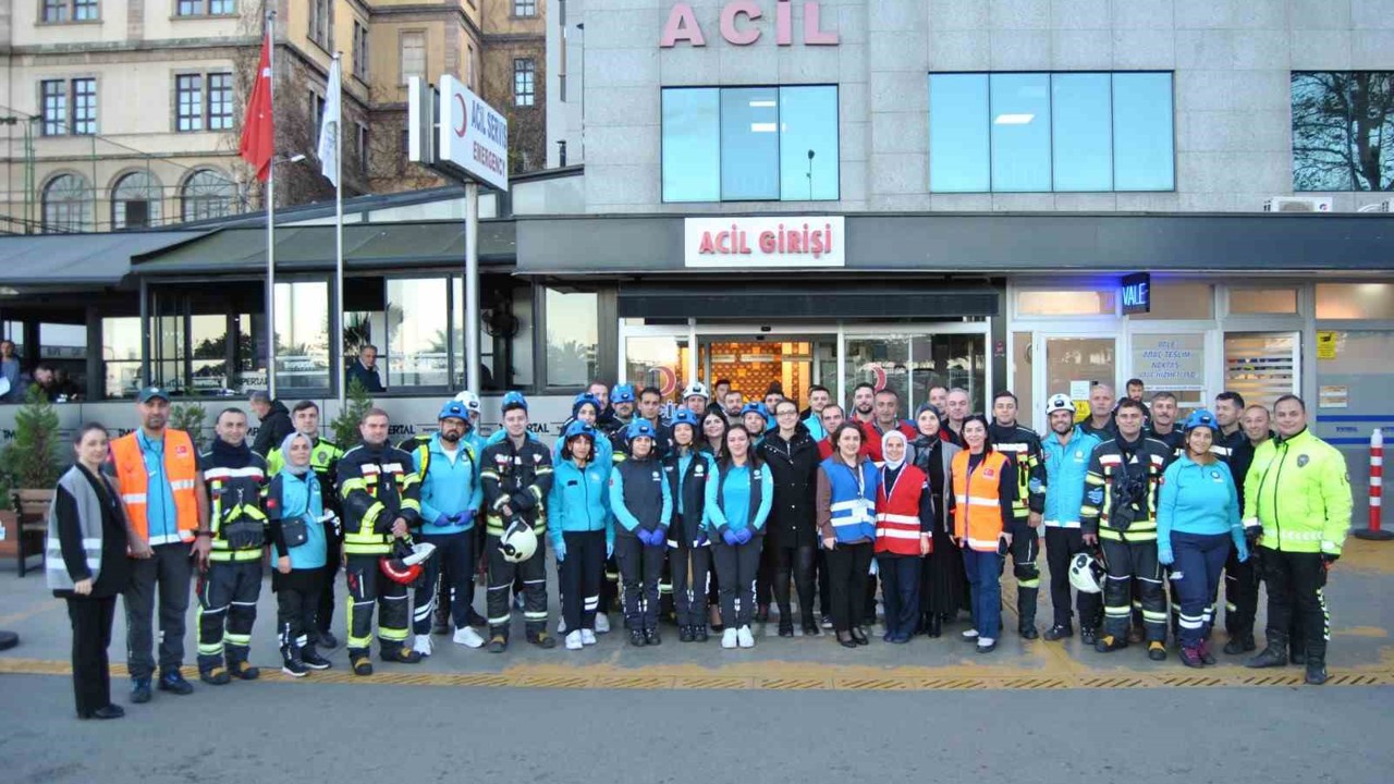 Özel İmperial Hastanesi’ndeki yangın tatbikatı gerçeğini aratmadı
