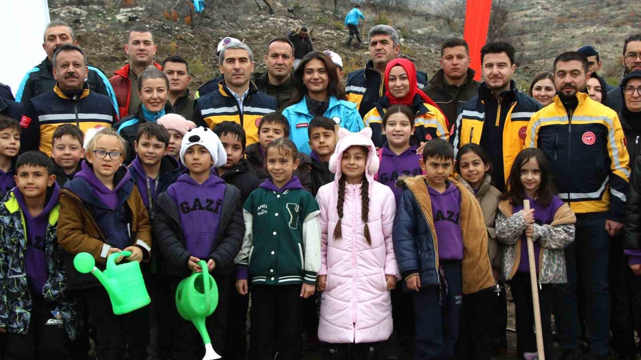 Uşak’ta Acil Sağlık Hizmetleri Haftası’nda fidanlar toprakla buluştu
