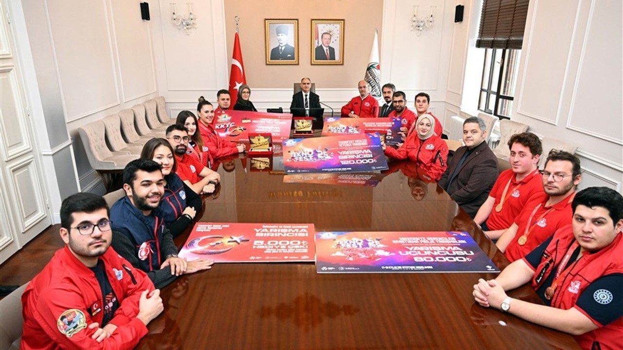 Vali Özkan, TEKNOFEST takımını tebrik etti
