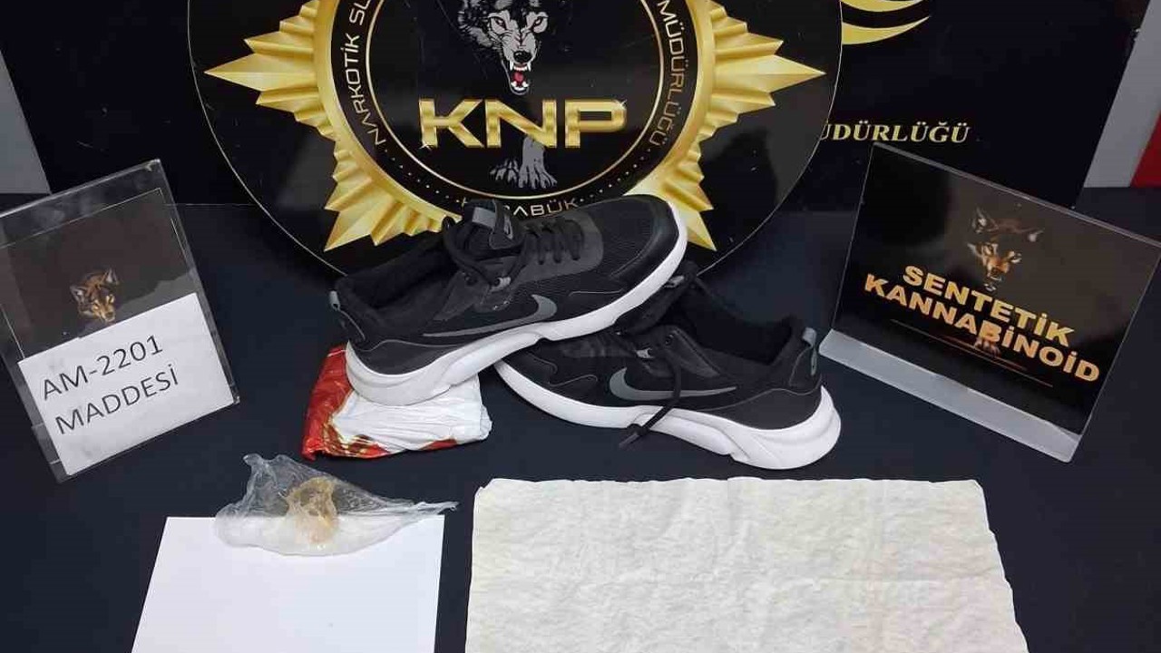 Karabük’te uyuşturucu satıcılarına darbe
