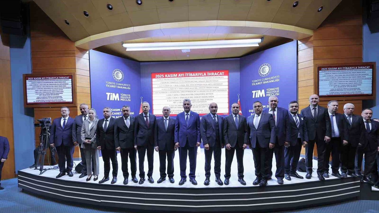 Bakan Bolat: "Kasımda ihracatımız, olumsuz takvim etkisine rağmen yüzde 2,2 artışla 22,7 milyar dolar olarak gerçekleşti"
