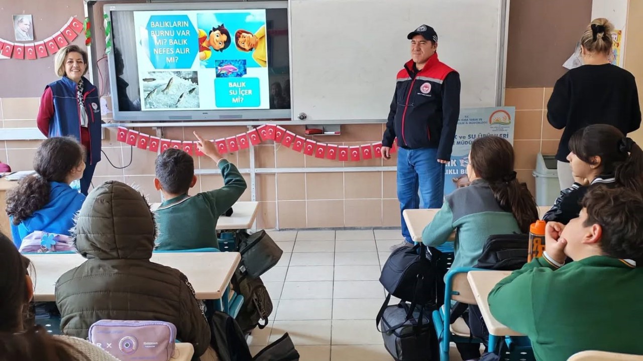 Koçarlı’da öğrencilere balık tüketiminin önemi anlatıldı
