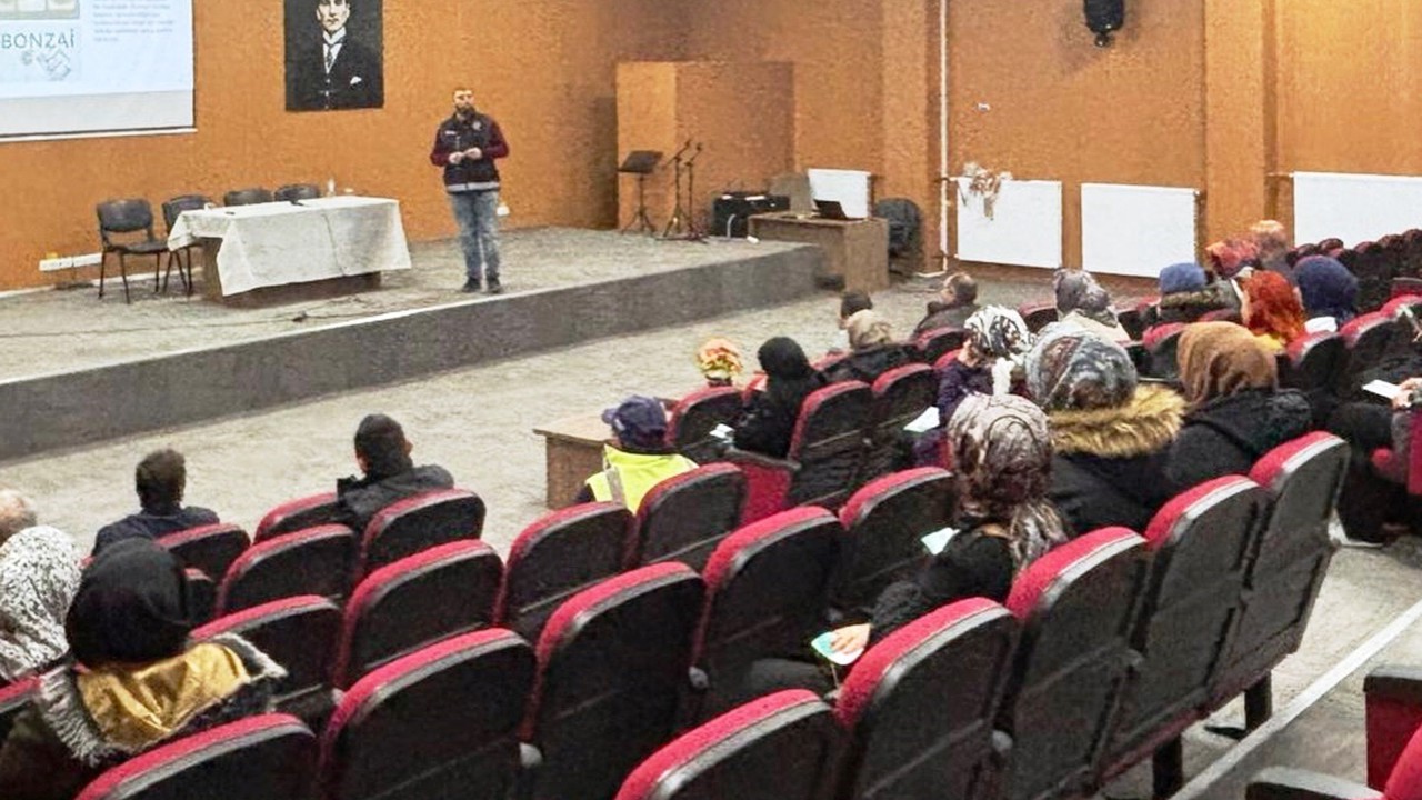 Emet ve Hisarcık’ta uyuşturucu ve uyarıcı madde kullanımının engellenmesine yönelik eğitim
