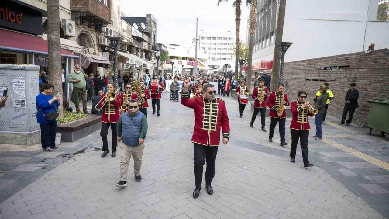 Mersin’de farkındalık yürüyüşü düzenlendi

